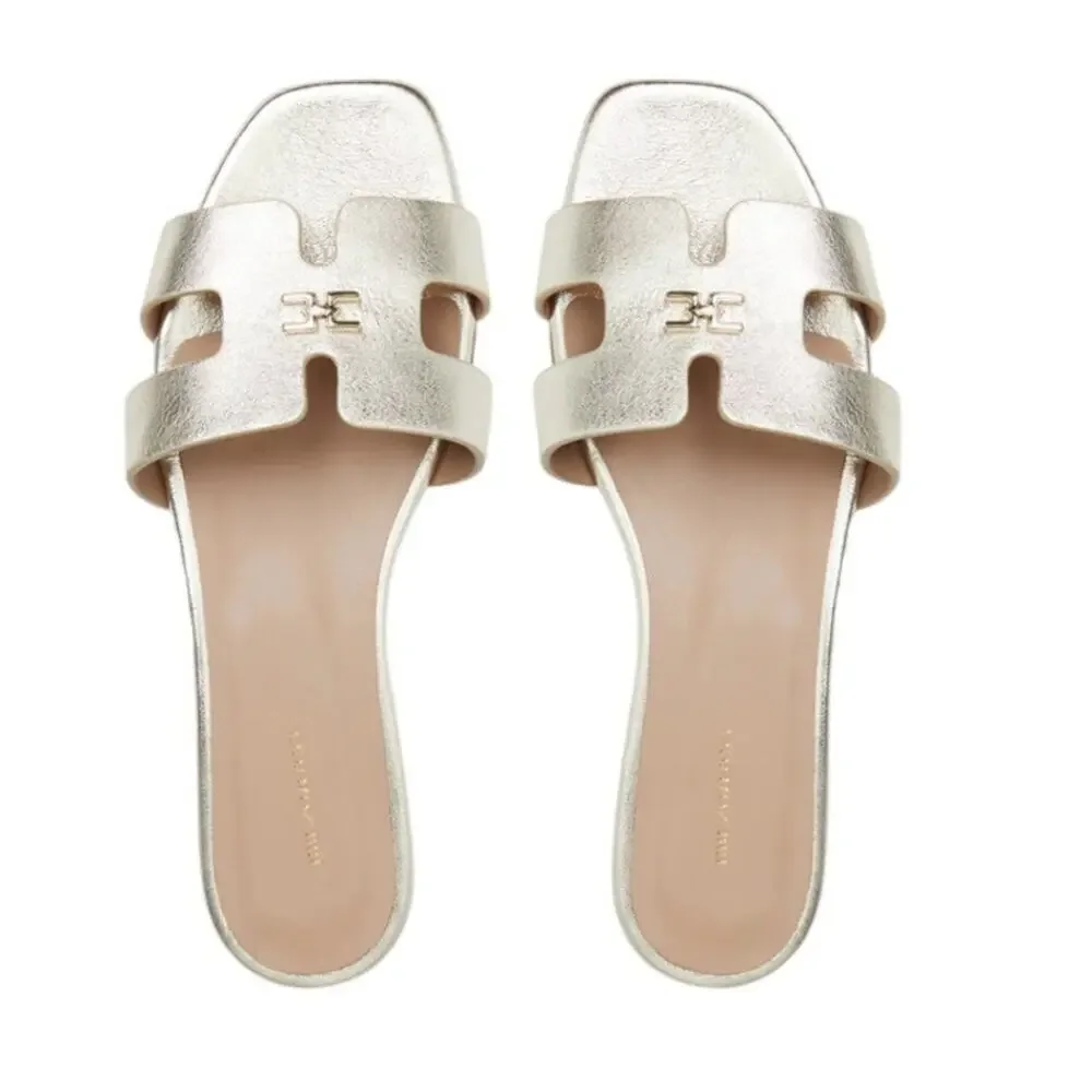 Bruno Magli single strap light gold comfort slide sandal size 7.5